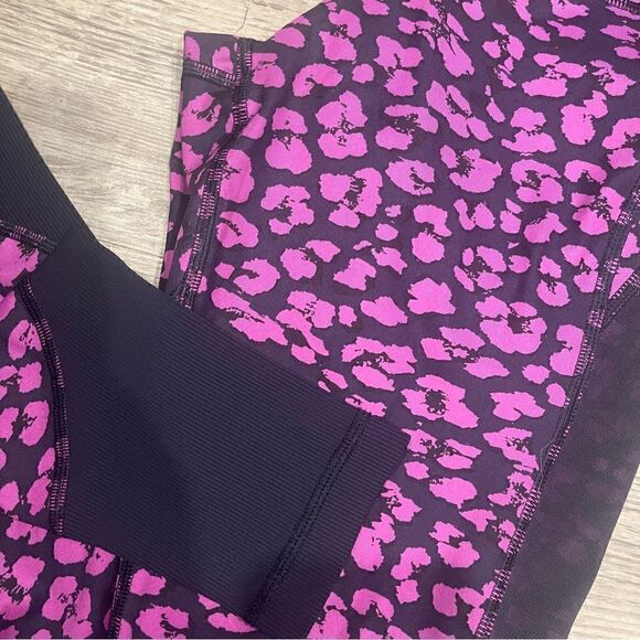 Lululemon drop it like it’s hot tight in mini cherry cheetah ultra violet Sz 6 - Picture 3 of 8